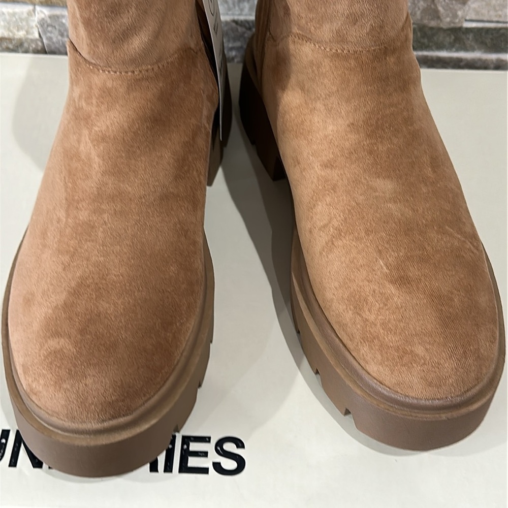 No Boundaries Women's Cozy Lug Sole Ankle Boots Size 9 - Picture 4 of 11